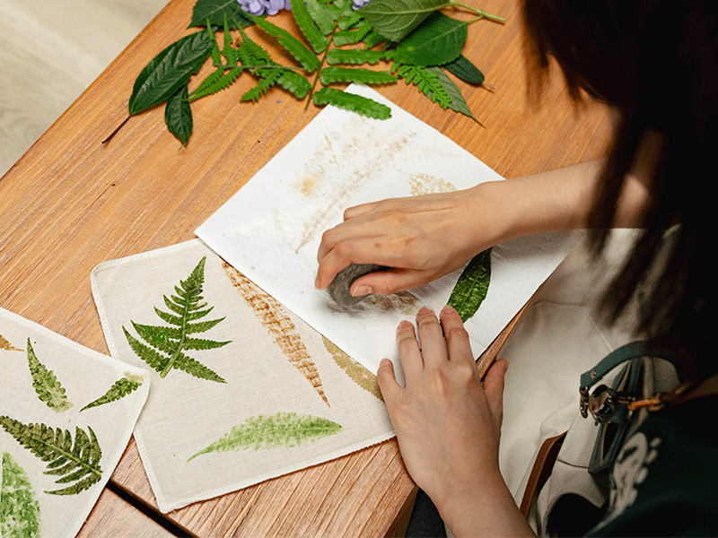 ❈ 植物探險家:葉子敲拓染印 ❊ ❈ 植物探險家:葉子敲拓染印 ❊